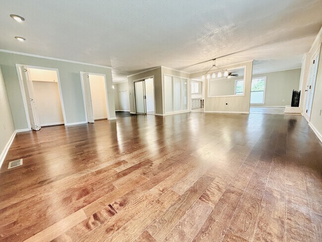 Photo - 7905 Castleton Ln