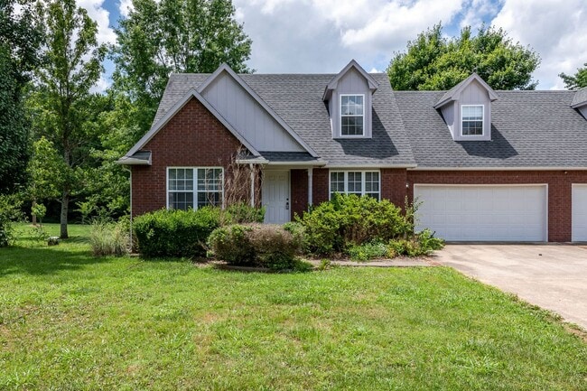 Building Photo - Spacious Bentonville Duplex!