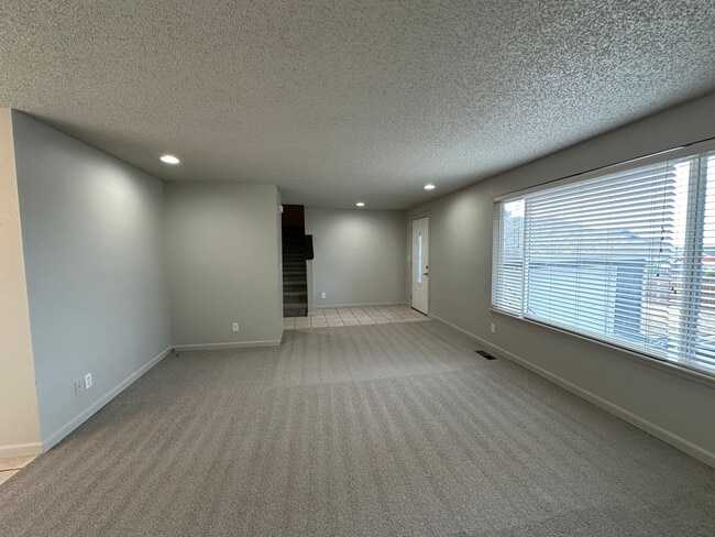 336 Satus St