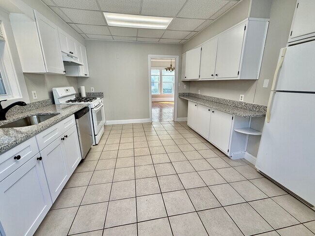 Building Photo - 31 Park St Unit 9