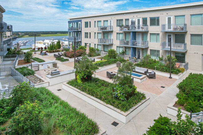 Courtyard View - 10 WestEdge