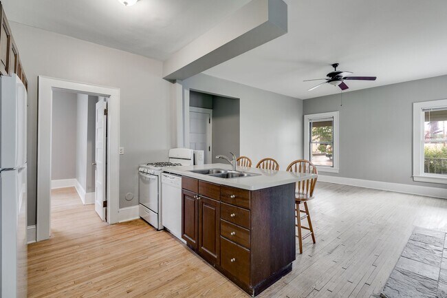 1924 Colfax Ave South Unit 1