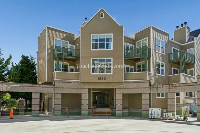 Photo - 1630 S Harbor Way