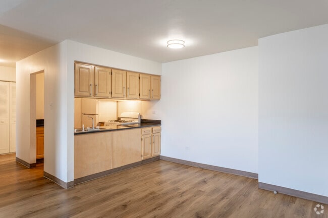 2BR, 1BA - 898SF - Dining Room
