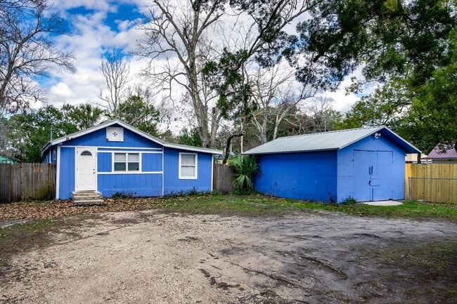 Photo - 531 New Berlin Rd