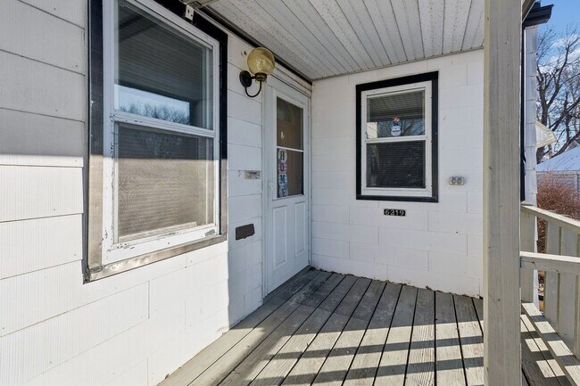Photo - Cozy 2 Bedroom with Ample Parking & Outdoor Storage!!