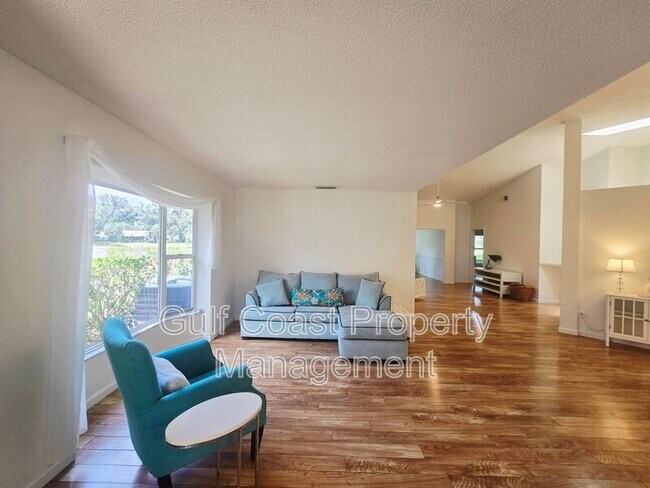 5808 Garden Lakes Dr