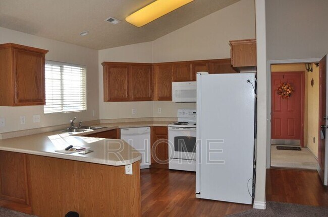 Photo - 1705 Westbury Way