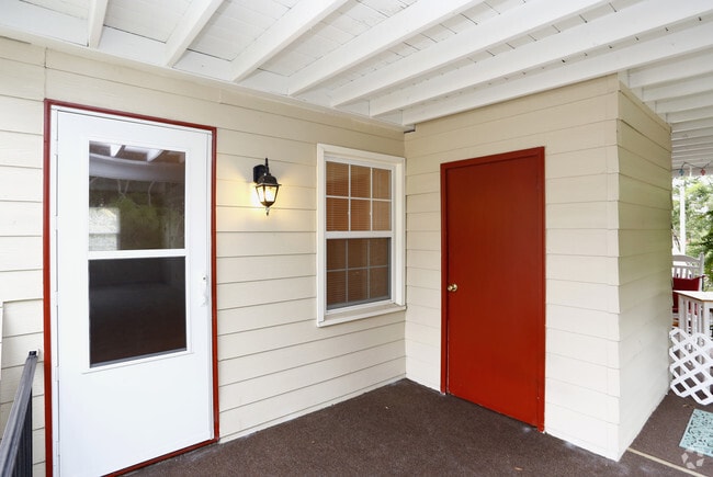 2BR, 1.5BA - 1150sf- Back Porch