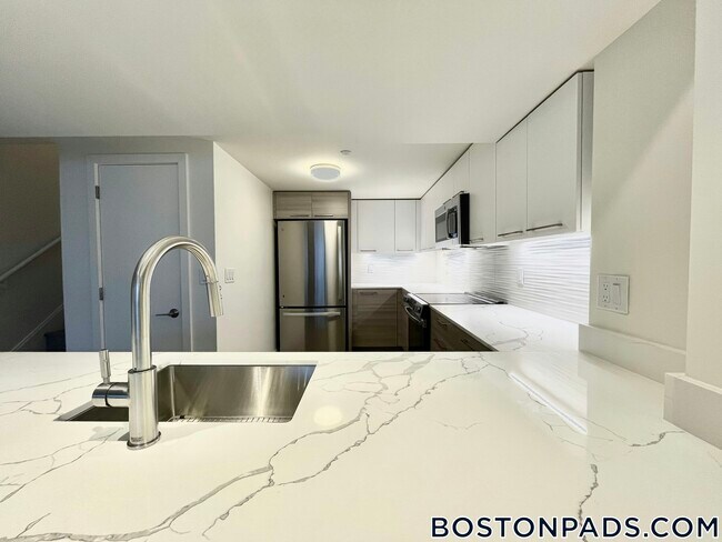 Photo - 1079 Commonwealth Ave Unidad 447