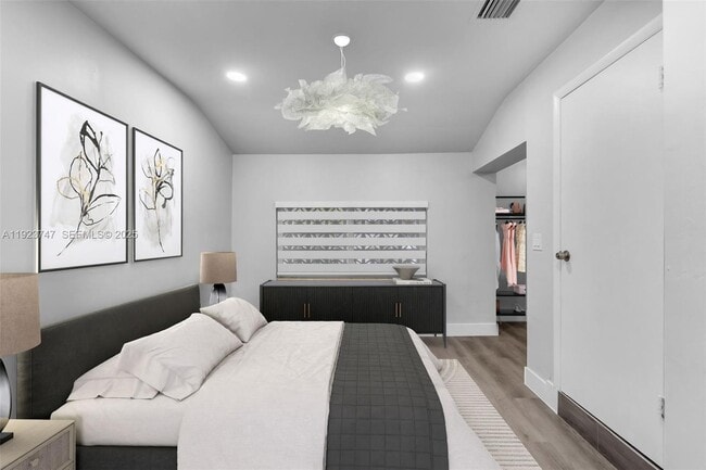 Photo - 648 South Dr