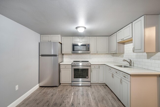 Chic Alberta apartment near Portland Farmers Market