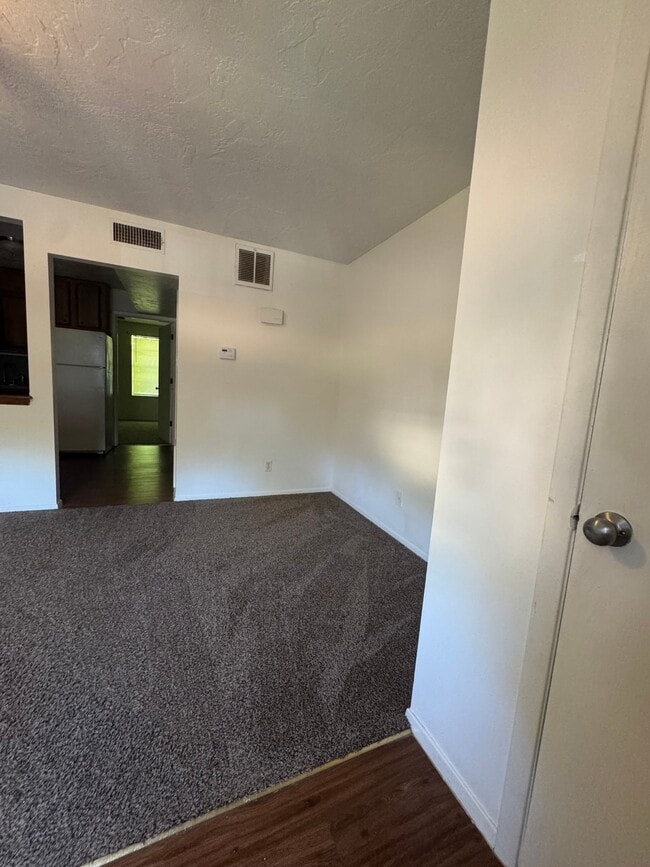 Photo - 204 W Gooch St Unit 14