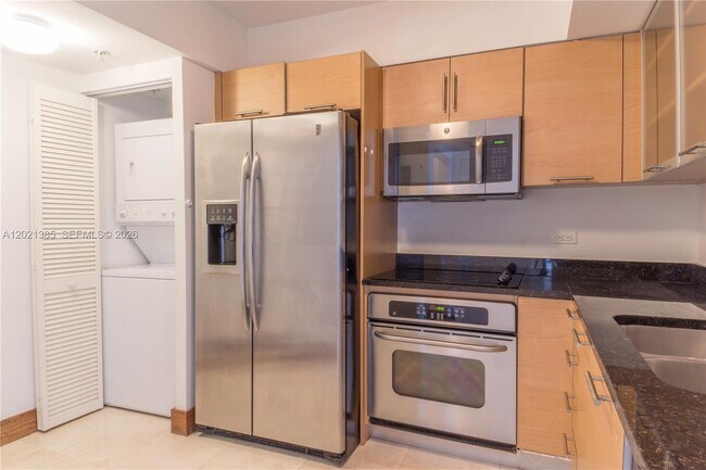 Photo - 31 SE 5th St Unidad 1208