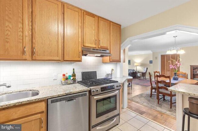 Building Photo - 5101 River Rd Unit 1506 Rental