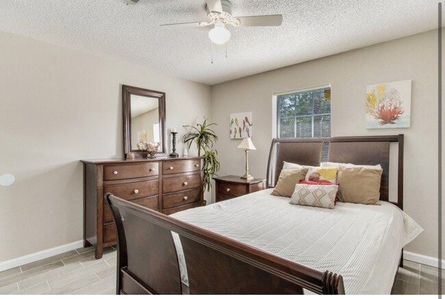 Photo - 3410 Green Briar Cir Unit A