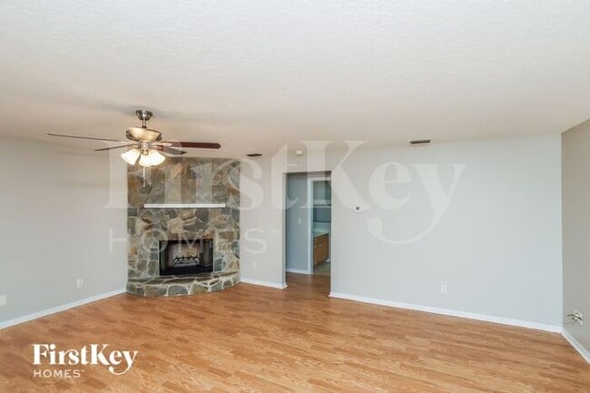 Photo - 1245 Gerry Rd SW