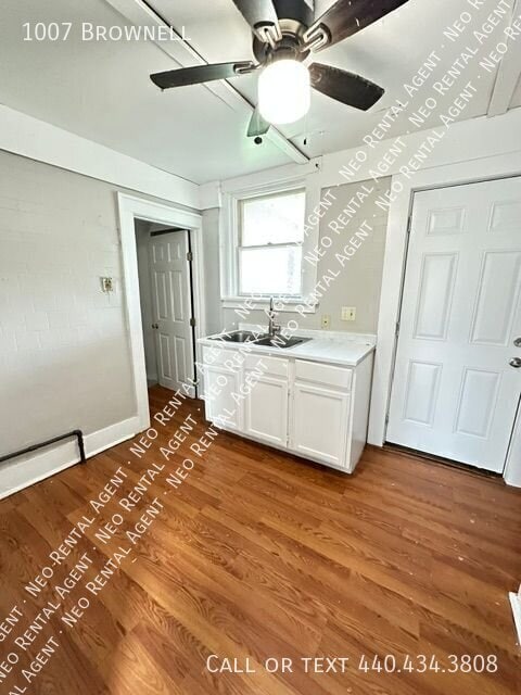 1007 Brownell-