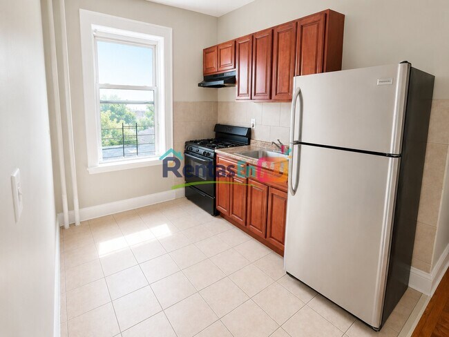 Photo - 196 Roseville Ave Unidad 6