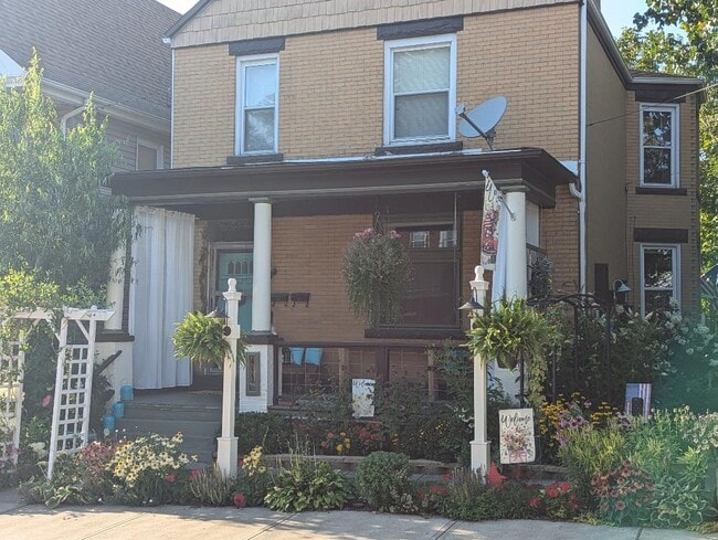 Photo - 435 Parker St