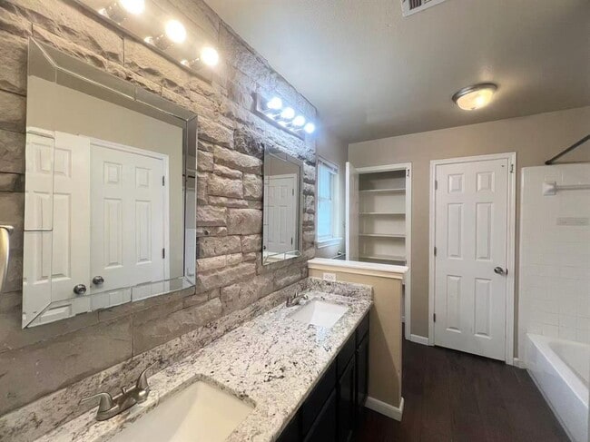 Photo - 1800 Columbine Ln
