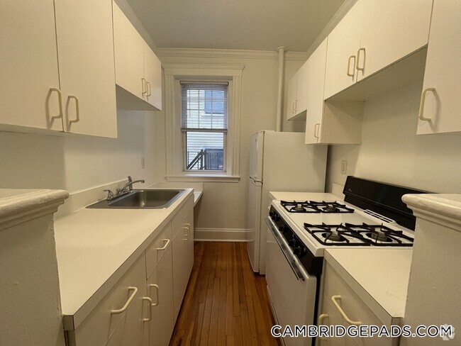 Building Photo - 21 Wendell St Unit 2 Rental