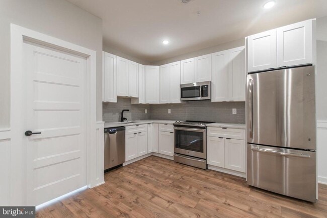 Building Photo - 437 N 35th St Unit D