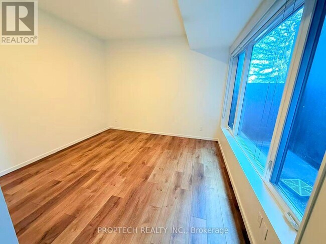 377 Broadview Ave Unit 206