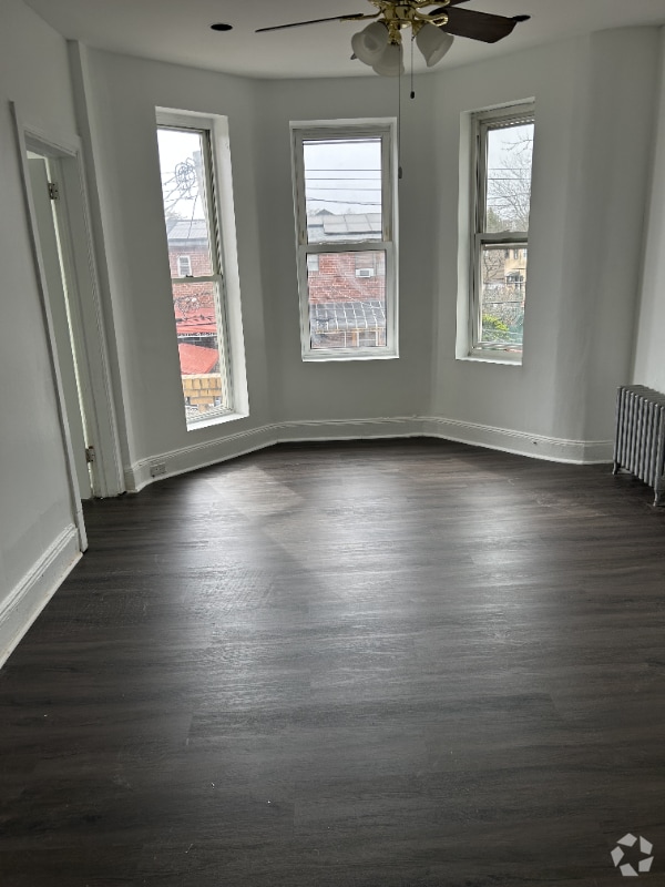 Building Photo - 531 Ashford St Rental