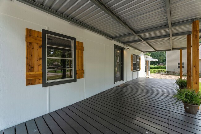 Photo - 601 Dogwood Trail