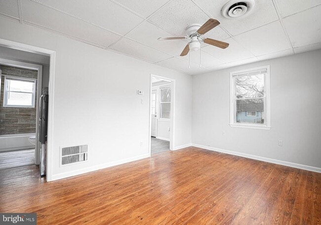 Photo - 145 Weber St