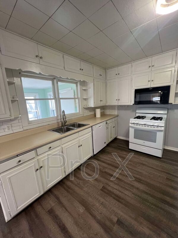 Photo - 111 N Gray Ave