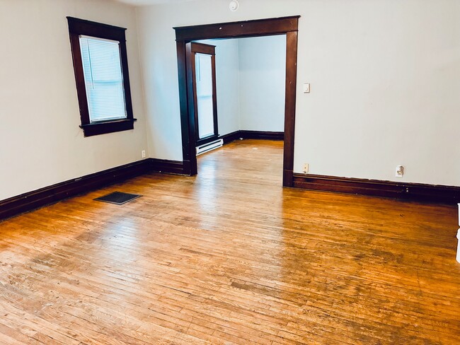 Building Photo - 115 N Franklin St Unit 4 Rental