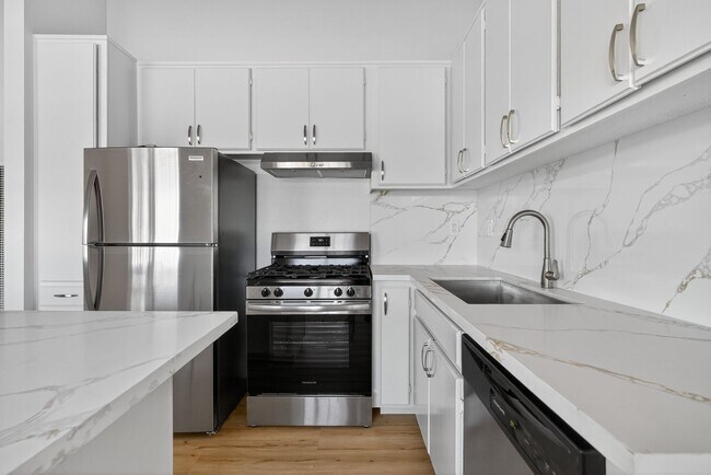 1066 Coronado Ave Unit 302