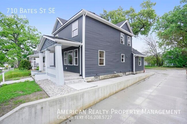 Building Photo - 710 Bates St SE