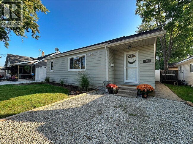 Photo - 2970 Clemenceau Blvd