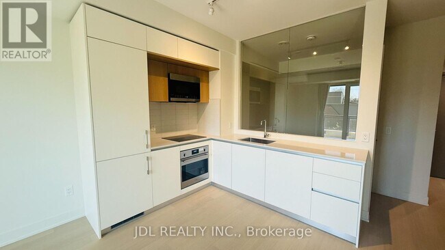 Photo - 322 Dupont St Unit 303