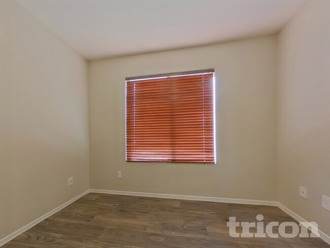 Photo - 25862 W Whyman St