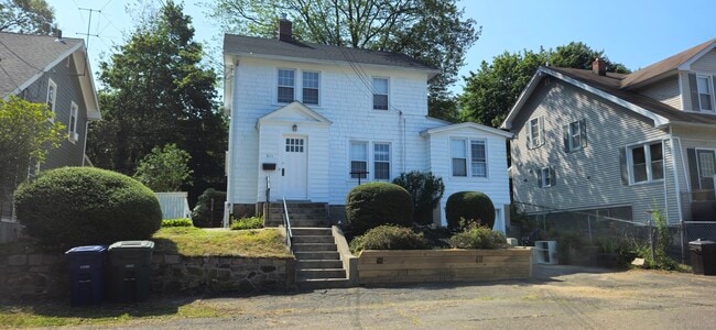 Building Photo - 311 Cambridge St Rental