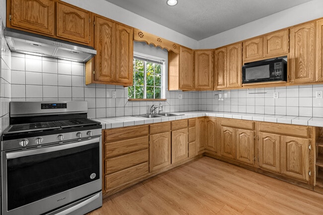 Photo - 1635 McCollum St