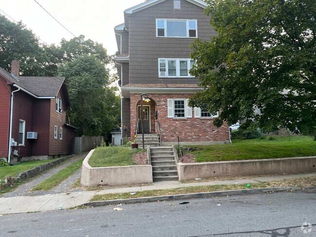 Building Photo - 14-16 Howe Street - Meriden Unit 3rd Floor Rental