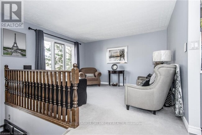 Photo - 213 Scott Rd