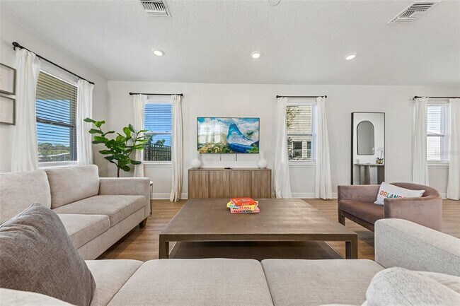 Photo - 284 Southfield St