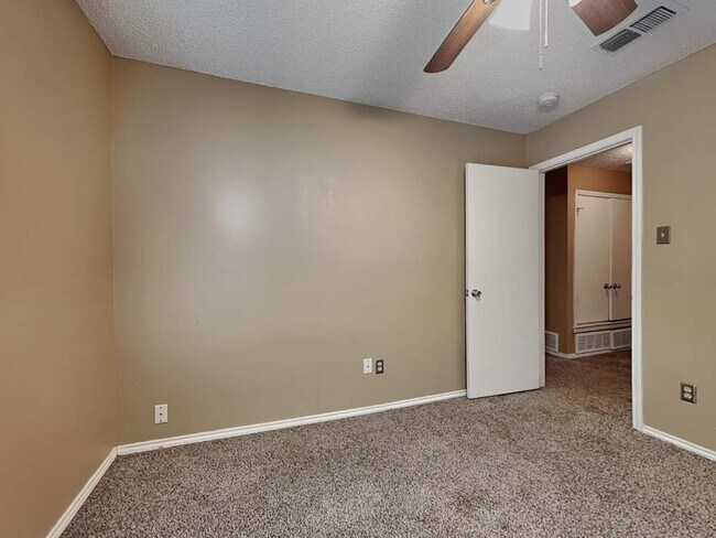 Photo - 2127 Chapel Downs Dr