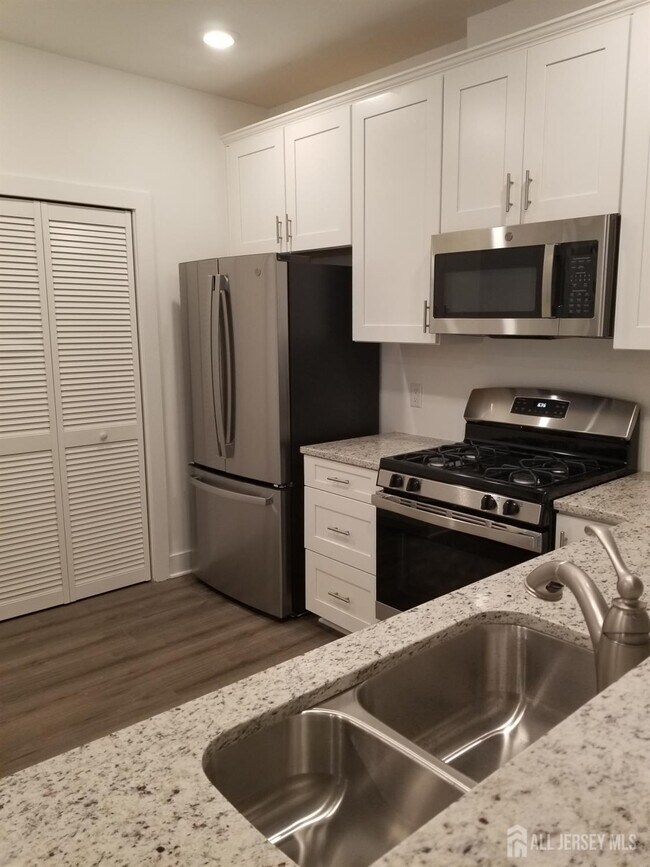 Photo - 932 Vanderbergh Blvd