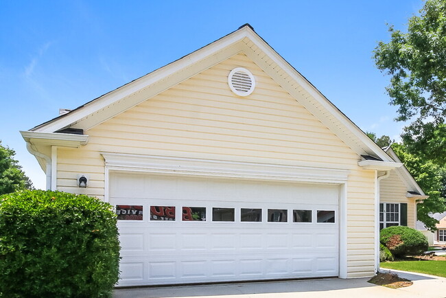 Photo - 180 Lake Cove Approach