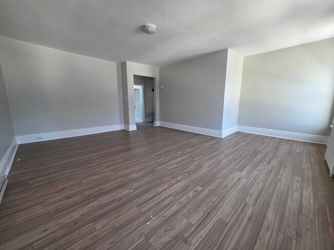 Photo - 11 Montreal St