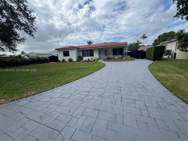 Photo - 140 Pocatella St