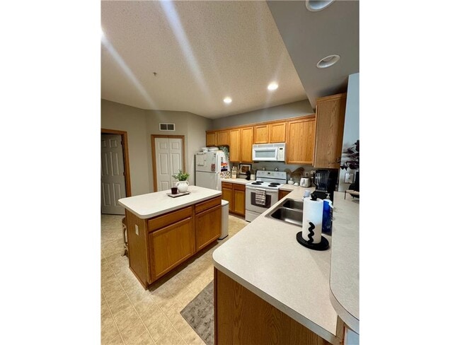 Photo - 12215 Urbank St NE