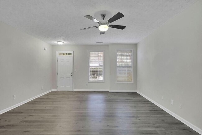 Photo - 3081 Kentmere Dr
